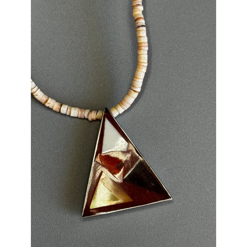 Vintage Shell Heishi Necklace Triangle Inlay Pendant 17 Inch Natural Materials - Picture 7 of 8